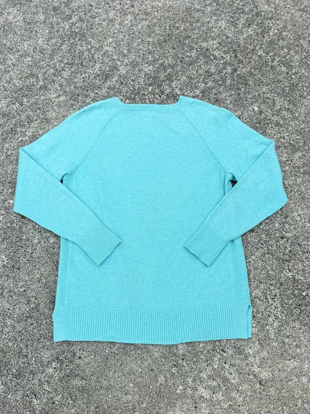 L.L. Bean Women’s Aqua Crewneck Sweater - Picture 4 of 9